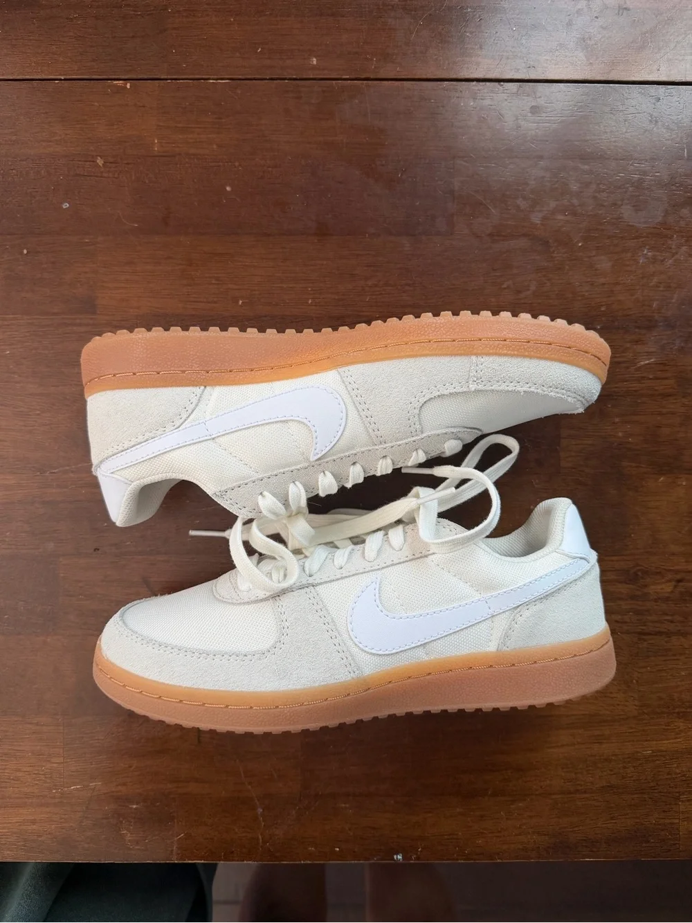 NIKE Field General White Low-Top Sneaker Gum Sole Youth Size 5.5 IF0465-102
